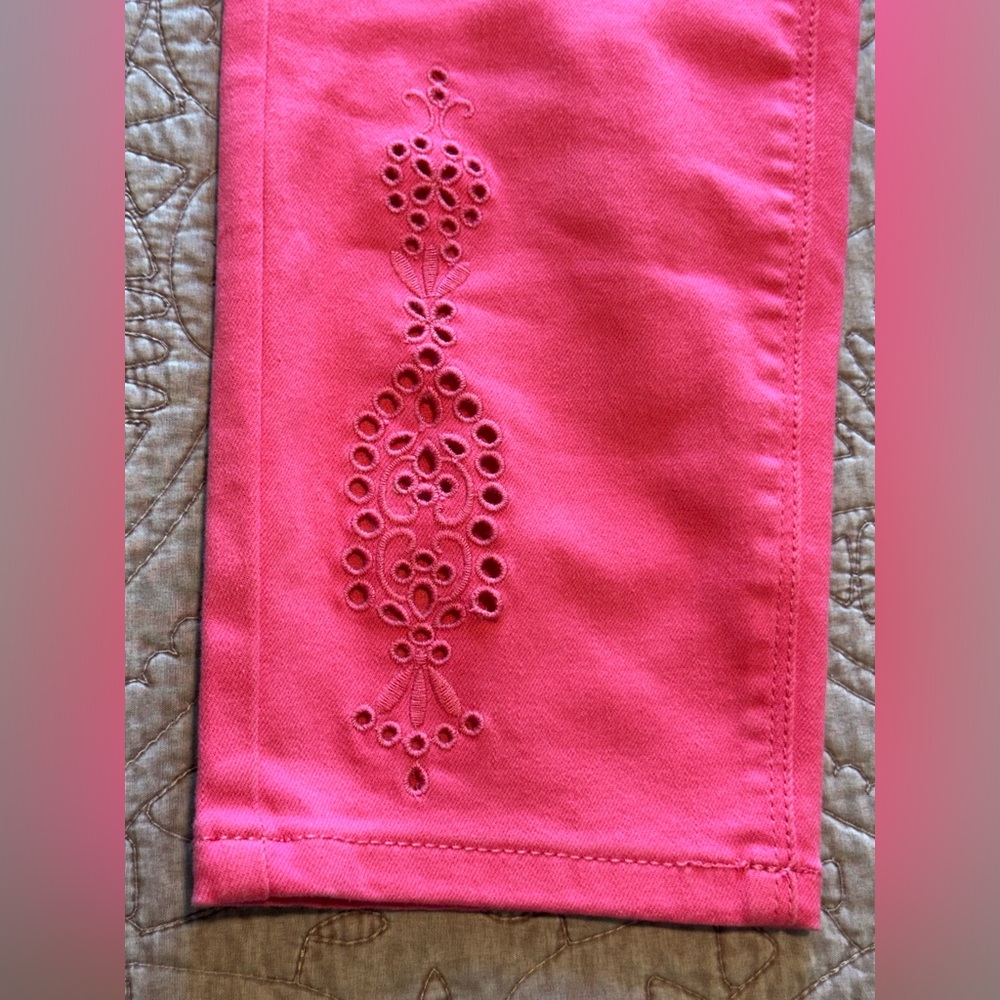 Isaac Mizrahi Vibrant Pink Cropped Pants - Picture 11 of 15